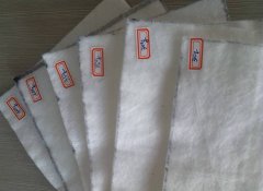 成都長(zhǎng)絲土工布樣品及重量展示